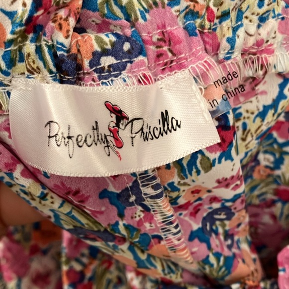 Perfectly Priscilla Floral Blouse - Picture 3 of 8